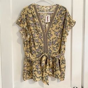 NWT Max Studio Floral V-Neck Top
